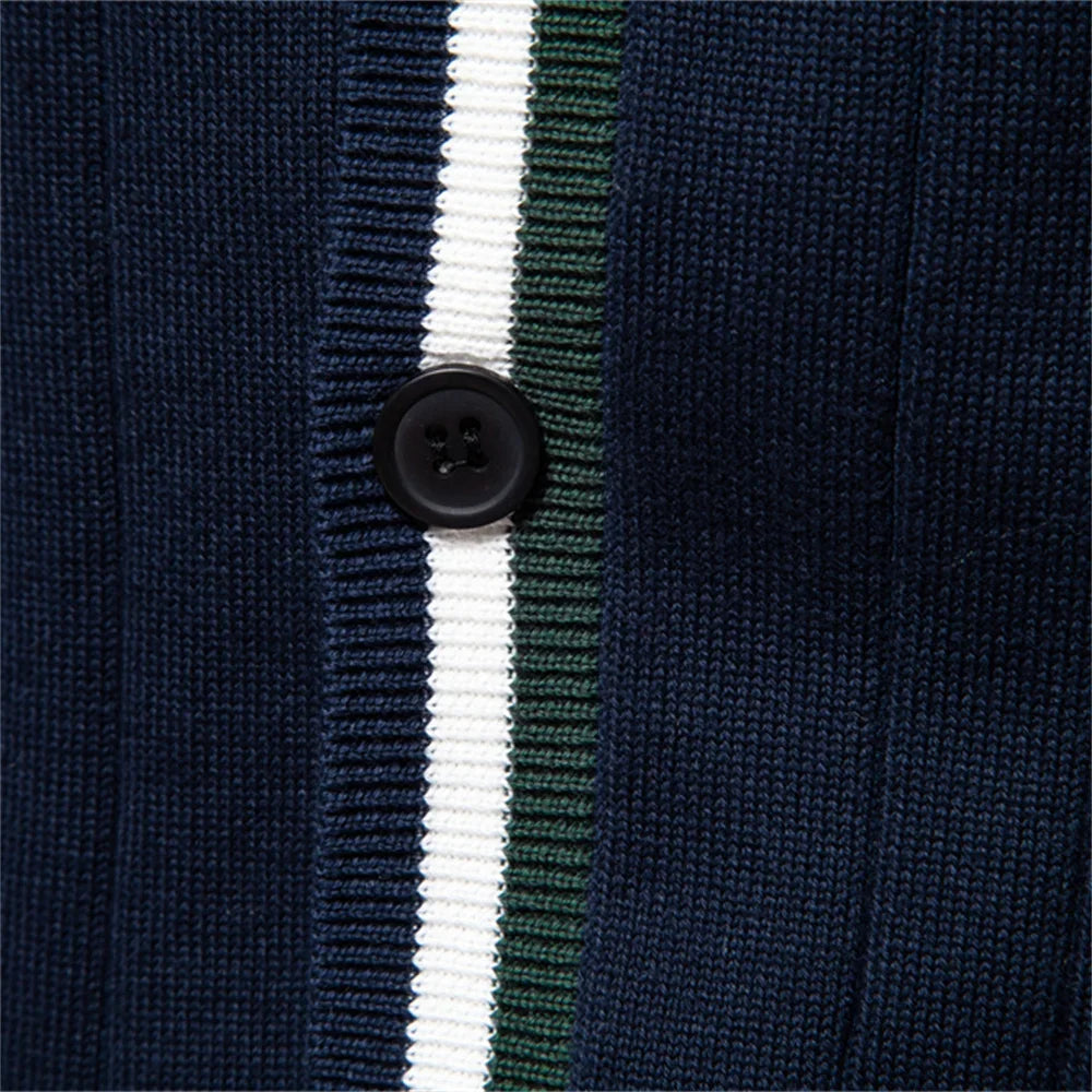 Herren Strickjacke mit V-Ausschnitt & Kontraststreifen